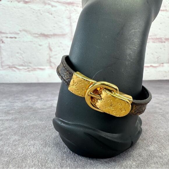 Louis Vuitton Fasten Your LV Monogram Bracelet - Picture 7 of 15